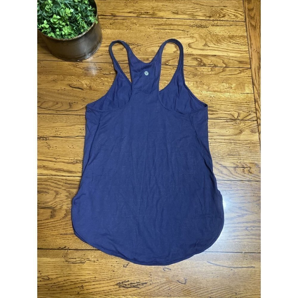 Lululemon Blue Stripped Singlet Tank Slit Sides Size 4? EUC